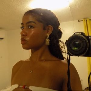 Meet your Posher, Leilani